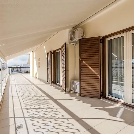 3 Bedroom With Big Balconies In Pagrati